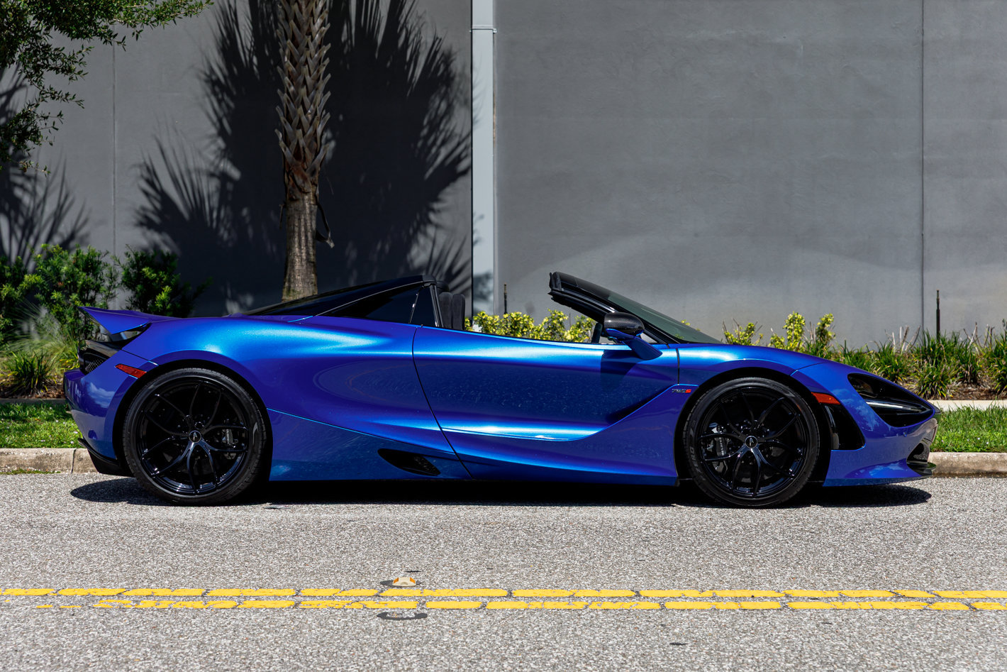 Used 2022 McLaren 720S Luxury photo 12