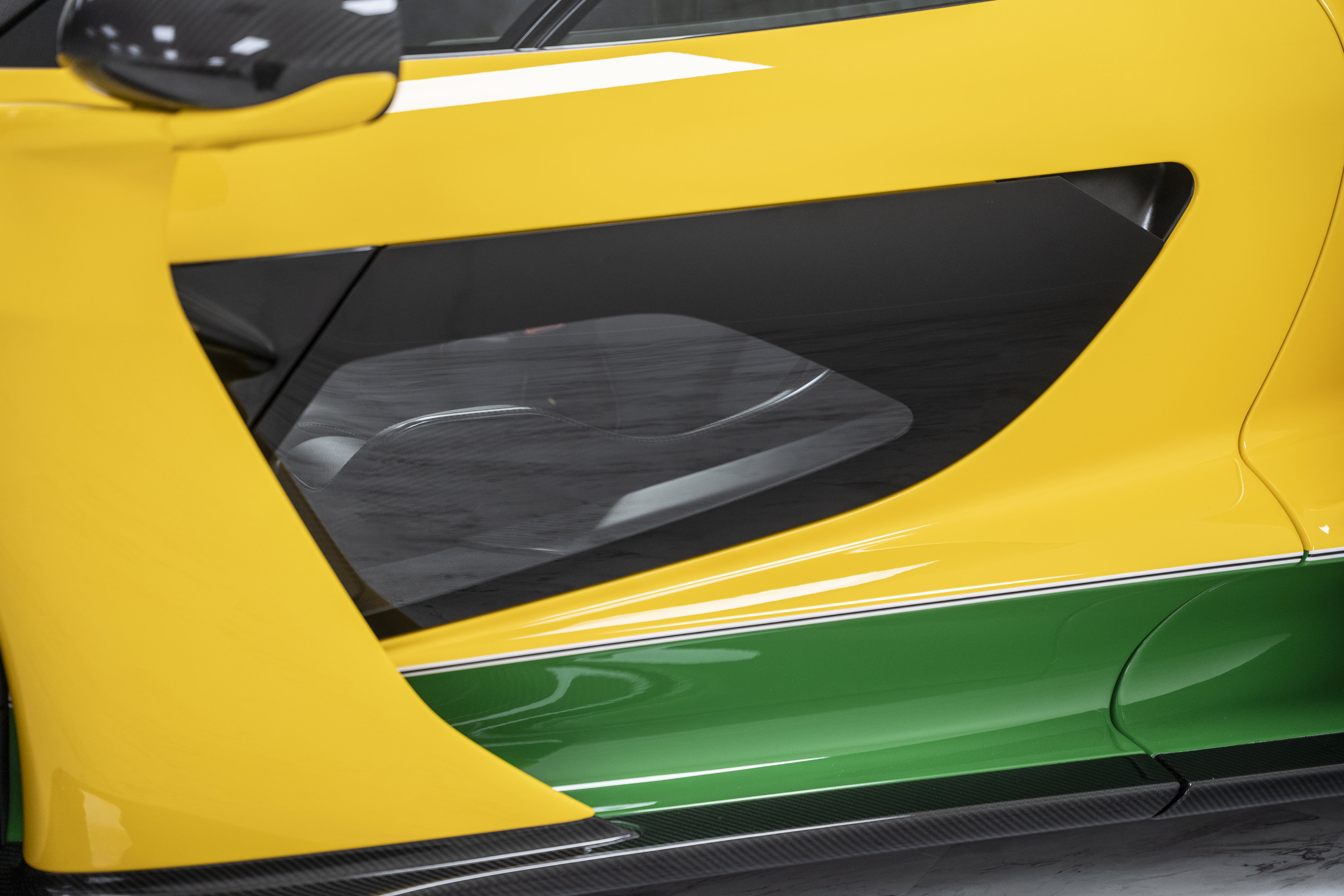 Used 2019 McLaren Senna photo 12