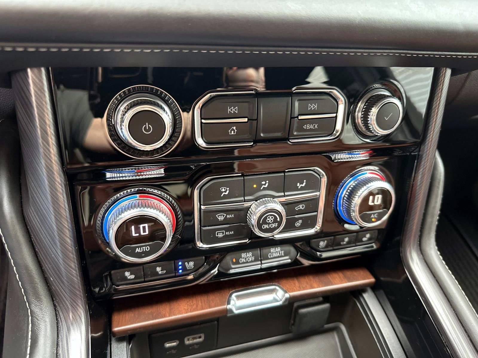 2023 GMC Yukon XL Denali Ultimate