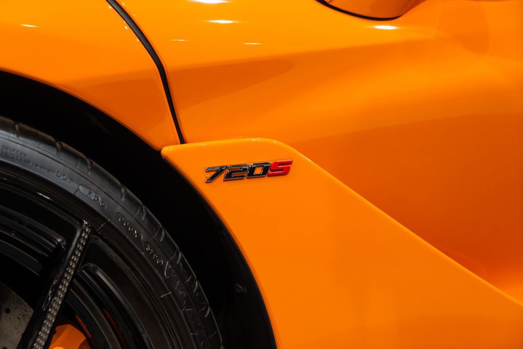 Used 2018 McLaren 720S photo 12