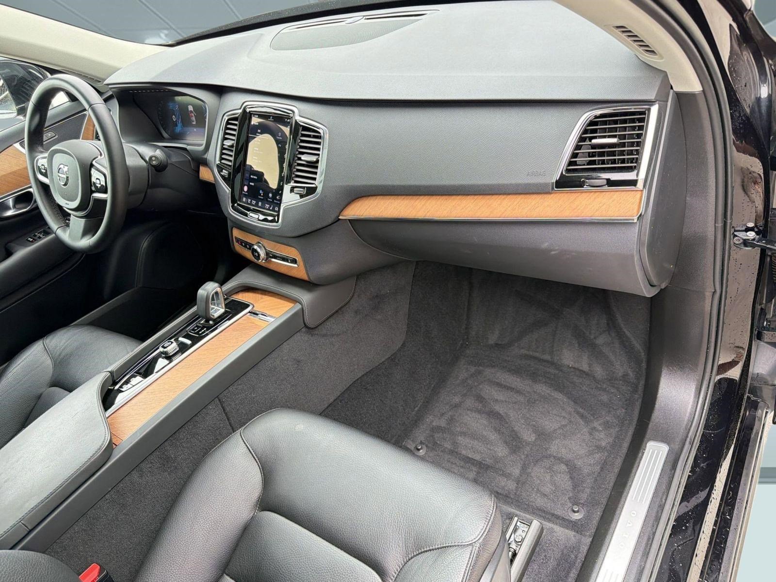 2023 Volvo Xc90 B6 Plus