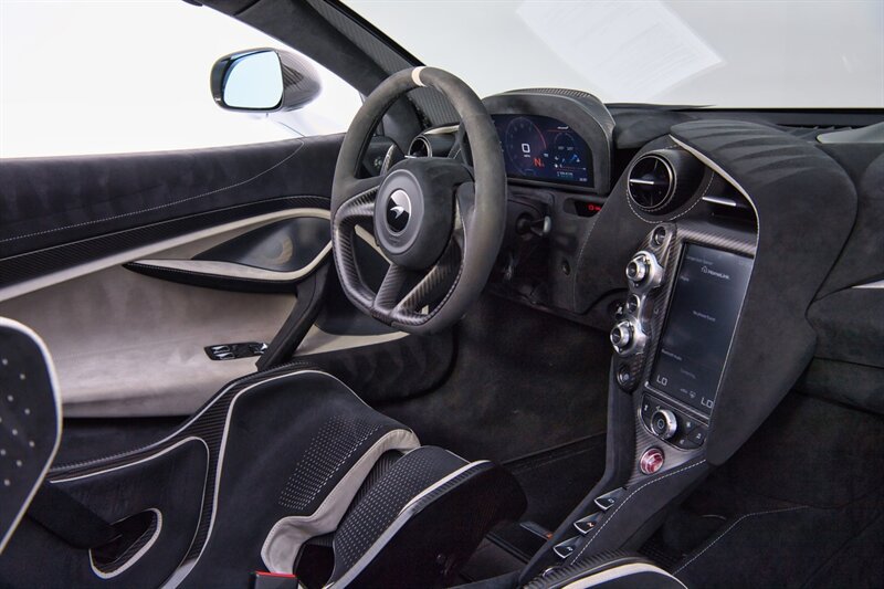 Used 2022 McLaren 765LT photo 37