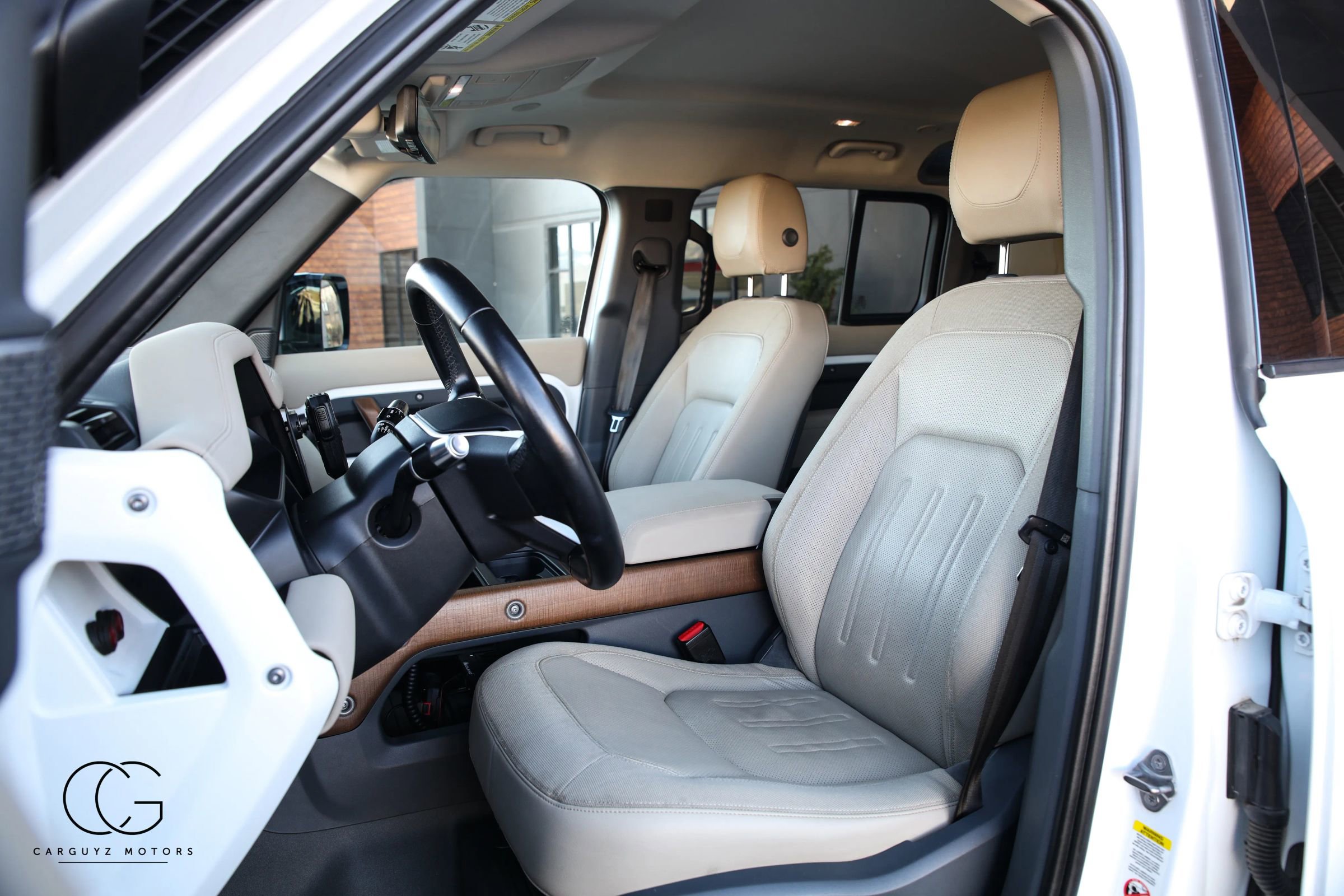 2021 Land Rover Defender 110 SE