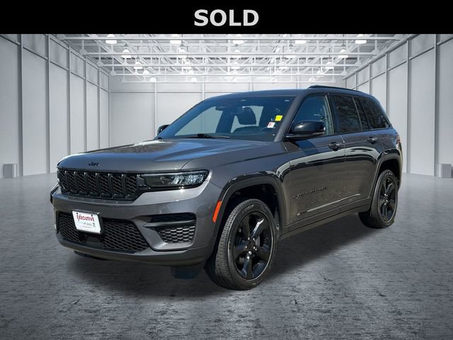 Used 2023 Jeep Grand Cherokee Altitude