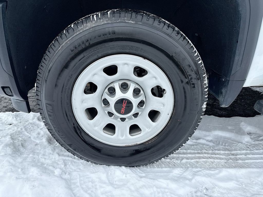 2024 GMC Sierra 2500 Pro