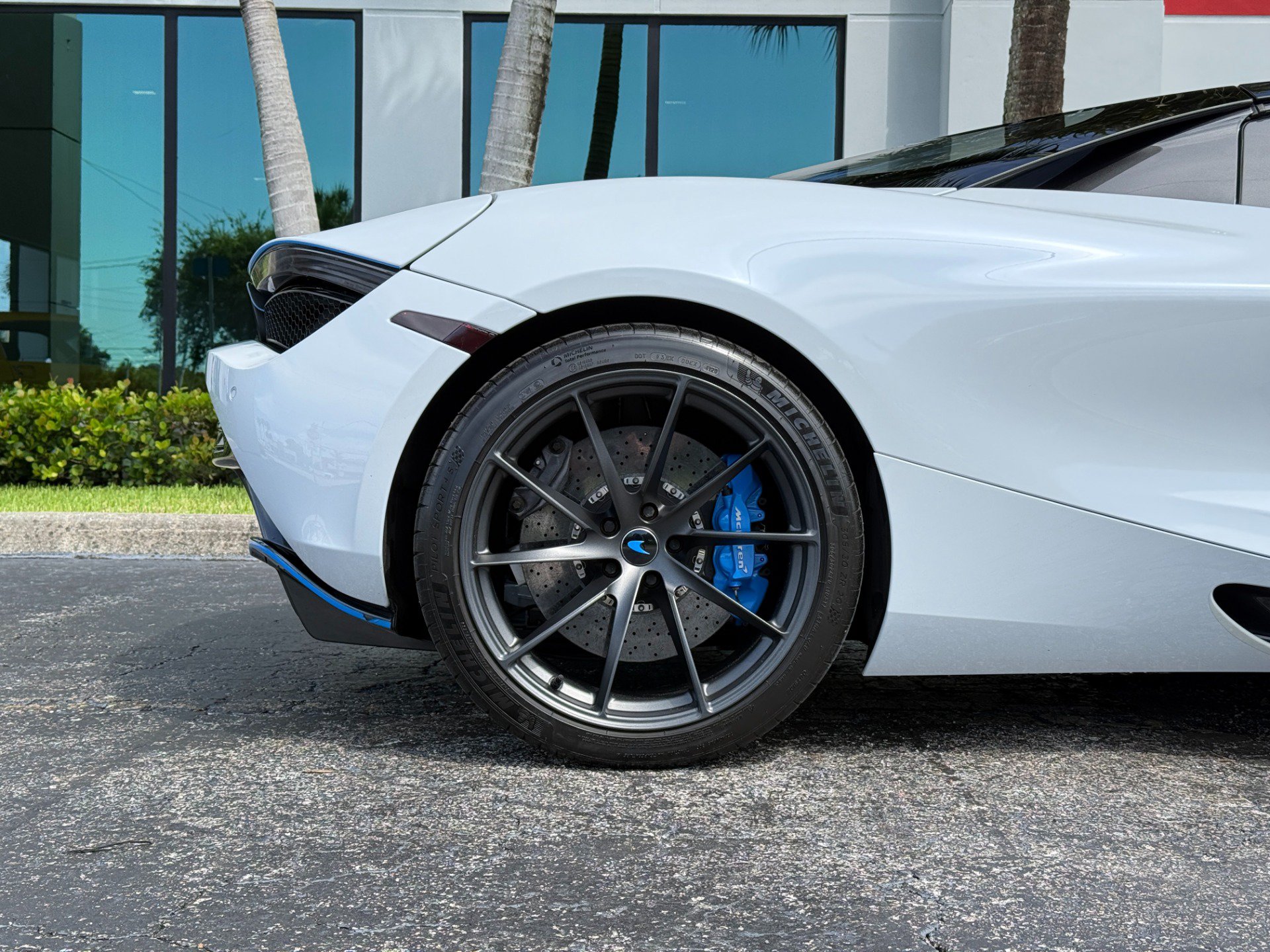 Used 2020 McLaren 720S Luxury photo 40