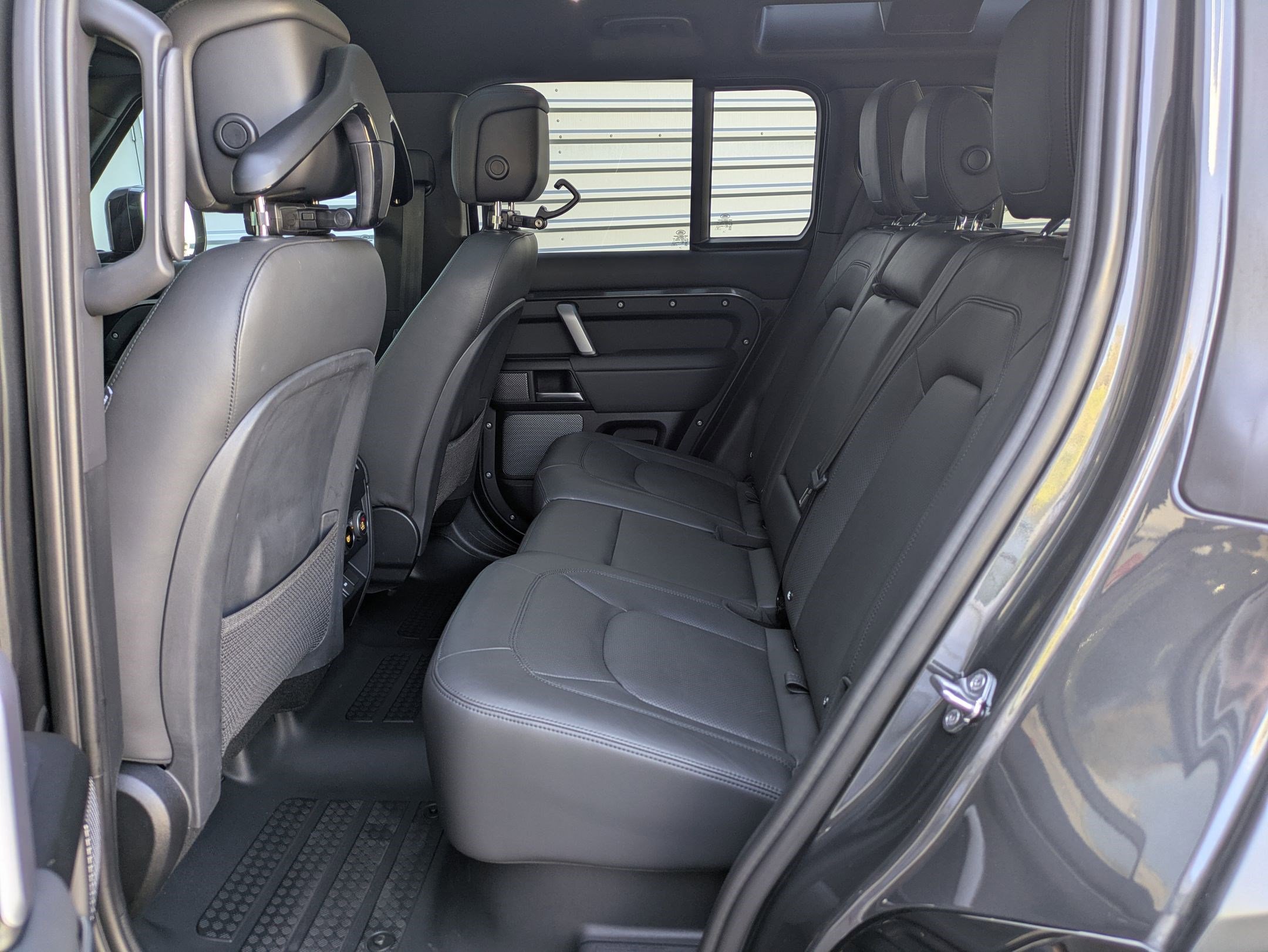 2024 Land Rover Defender 110 Carpathian Edition