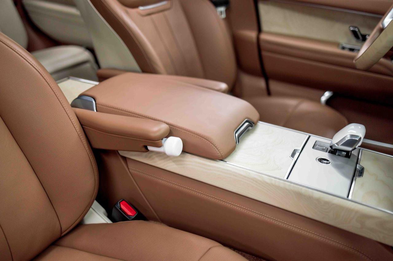 2024 Land Rover Range Rover SV