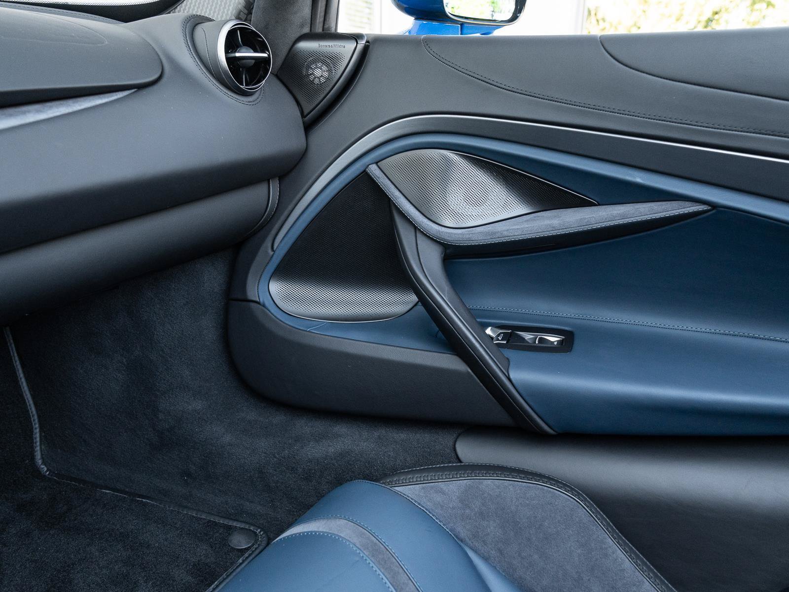 Used 2024 McLaren 750S Spider photo 24