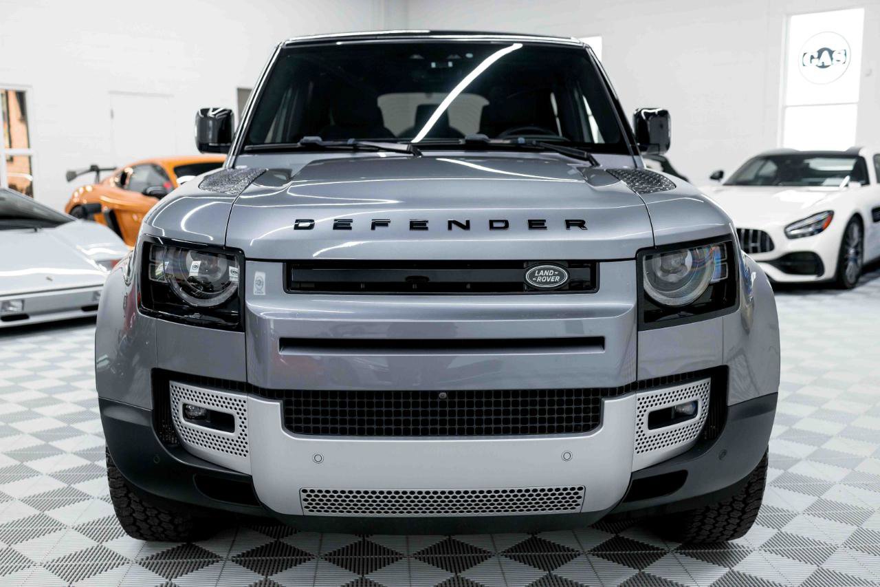 2023 Land Rover Defender 130 SE