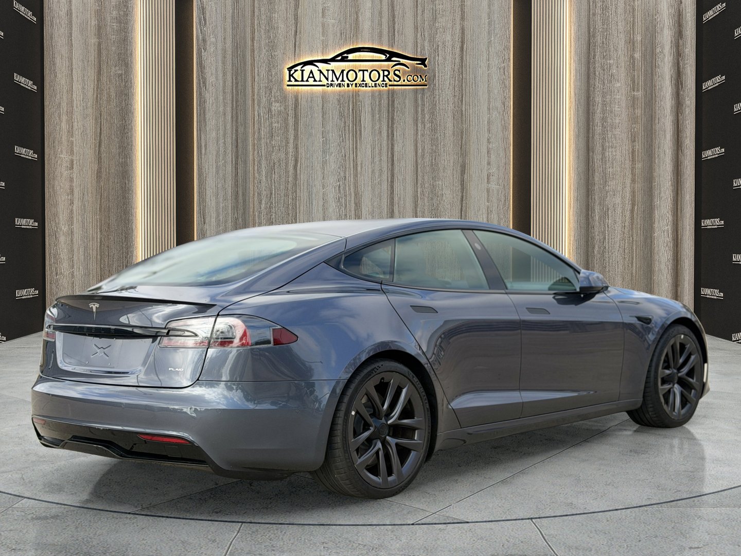 2022 Tesla Model S Plaid