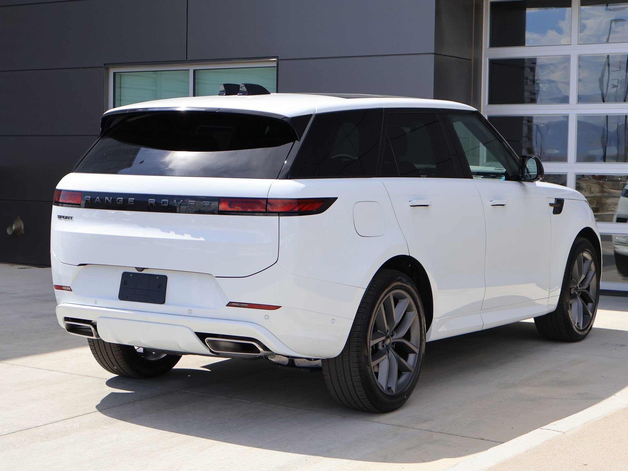 2026 Land Rover Range Rover Sport Dynamic SE