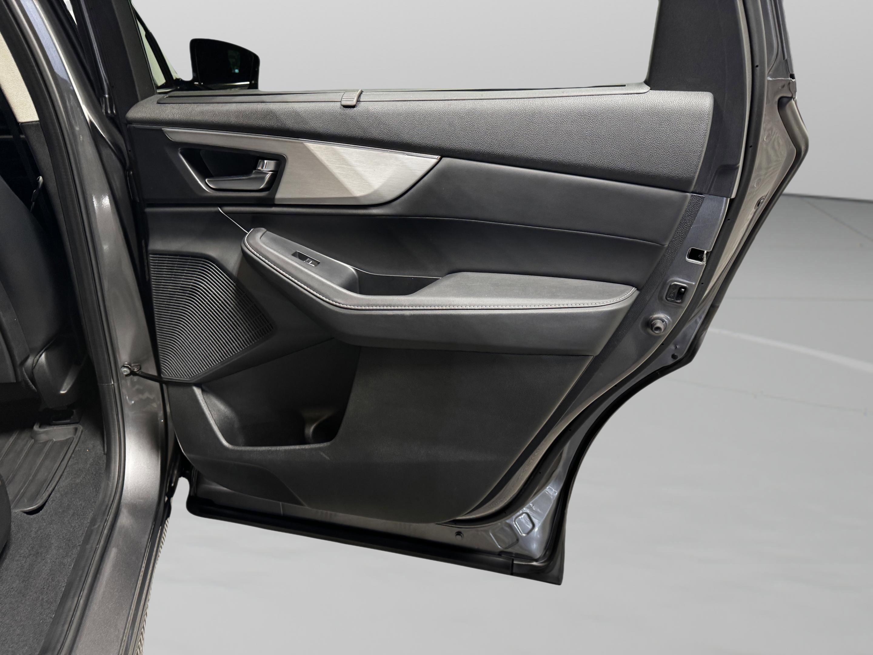 2023 Acura MDX FWD w/ Technology Package