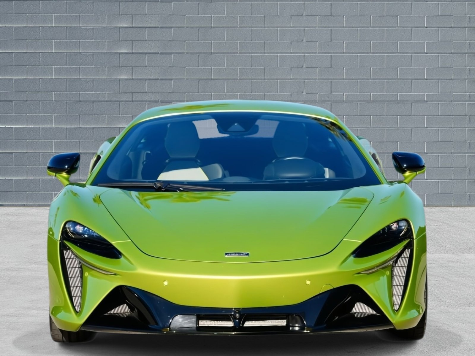 2023 McLaren Artura