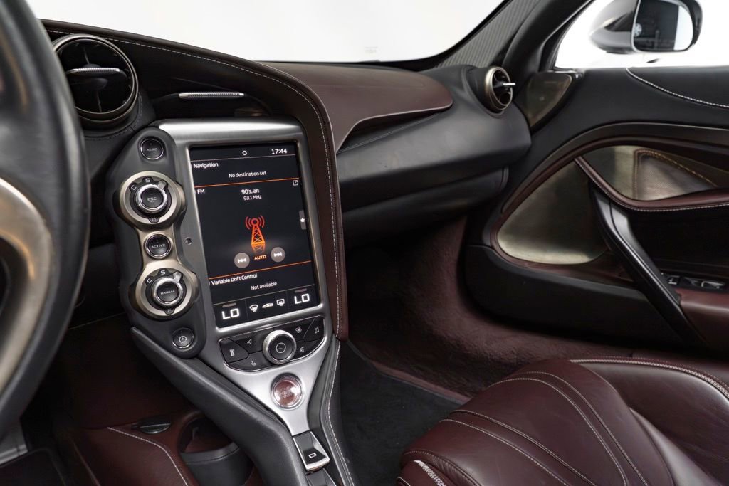 Used 2018 McLaren 720S Performance photo 25