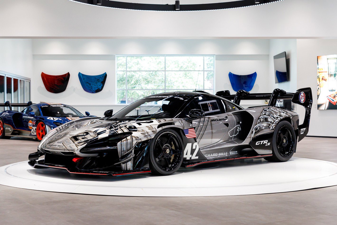 Used 2020 McLaren Senna photo 9