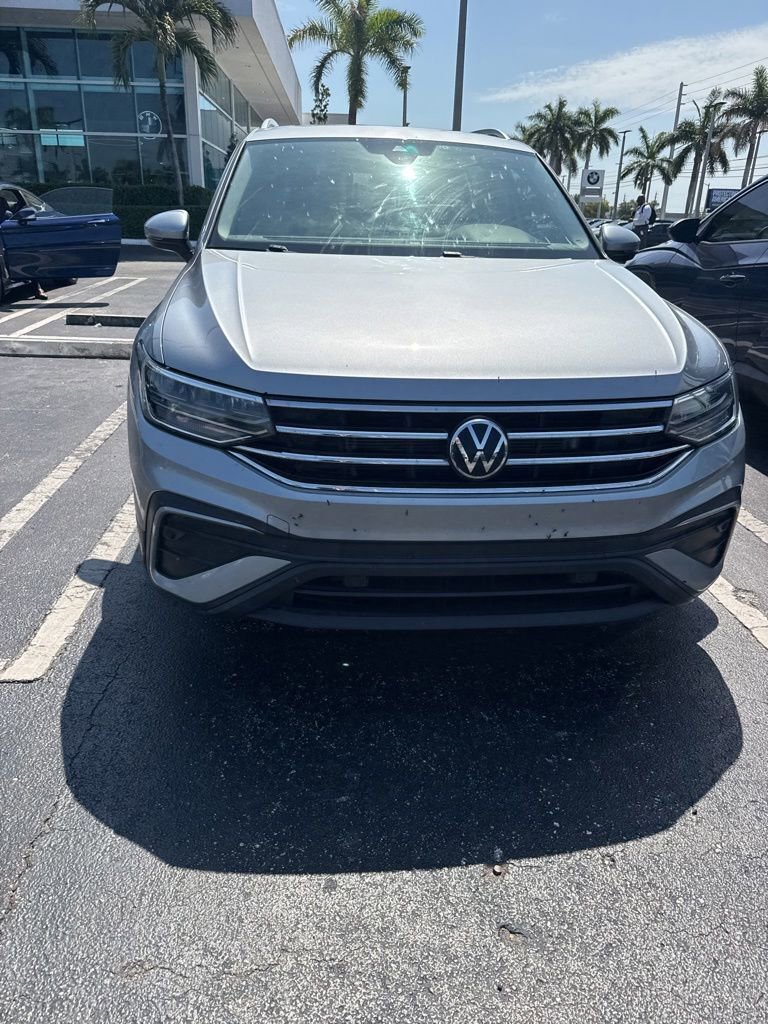 Used 2023 Volkswagen Tiguan SE w/ Panoramic Sunroof Package