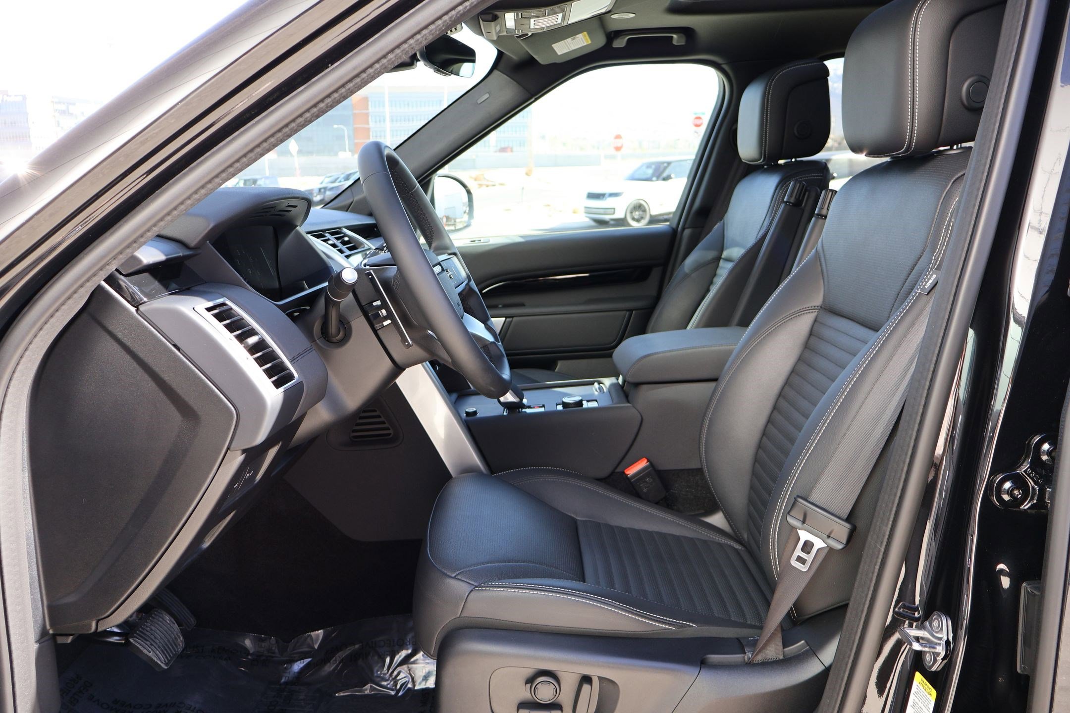 2025 Land Rover Discovery S