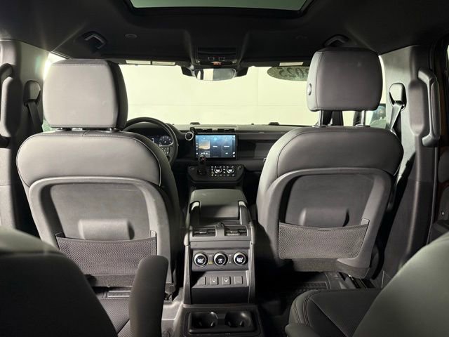 2025 Land Rover Defender 130 X-Dynamic SE