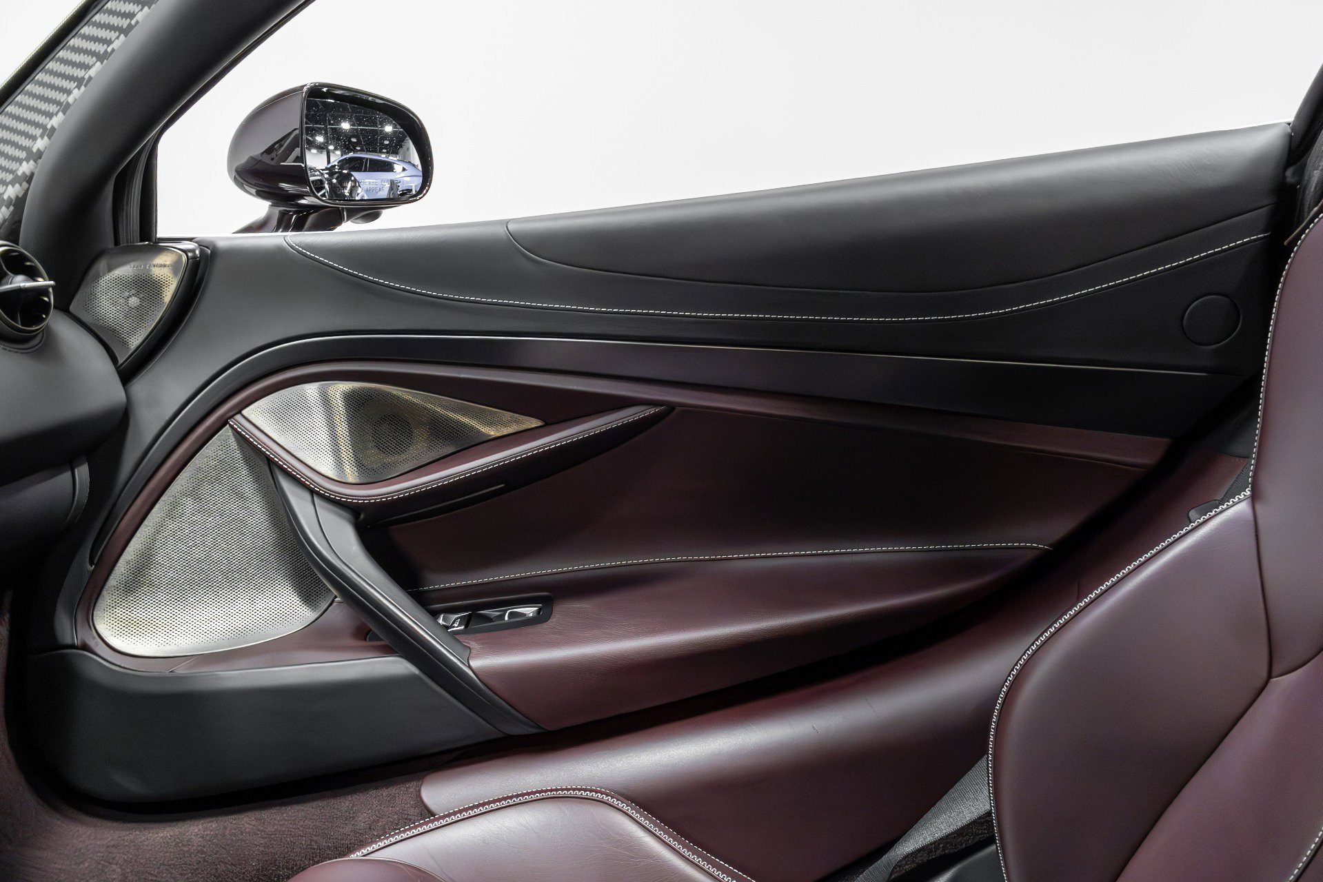 Used 2018 McLaren 720S Performance photo 14