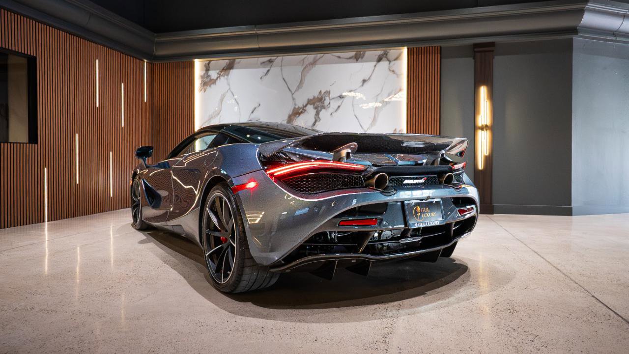 Used 2018 McLaren 720S Luxury photo 4