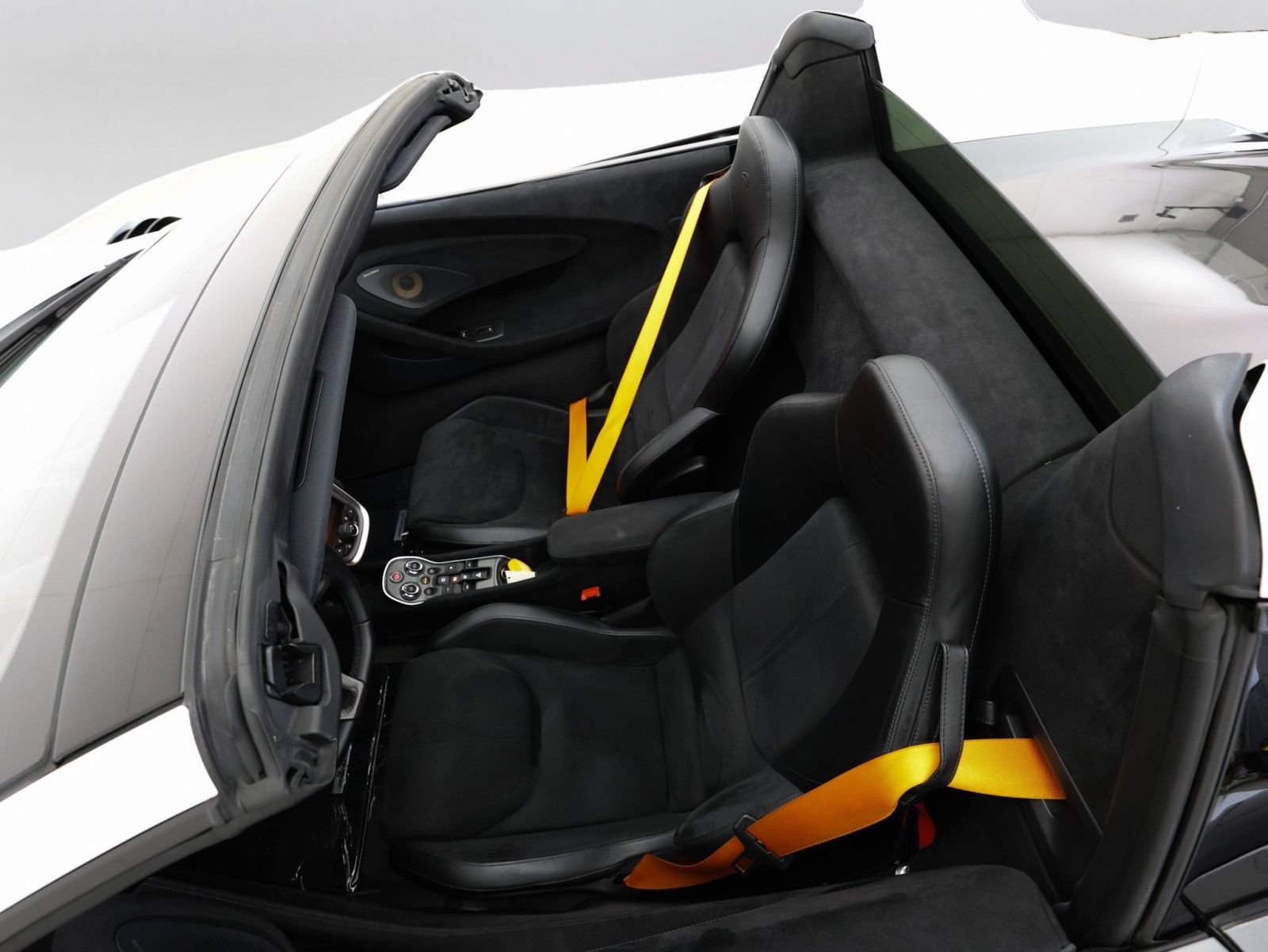 Used 2020 McLaren 600LT Spider photo 38