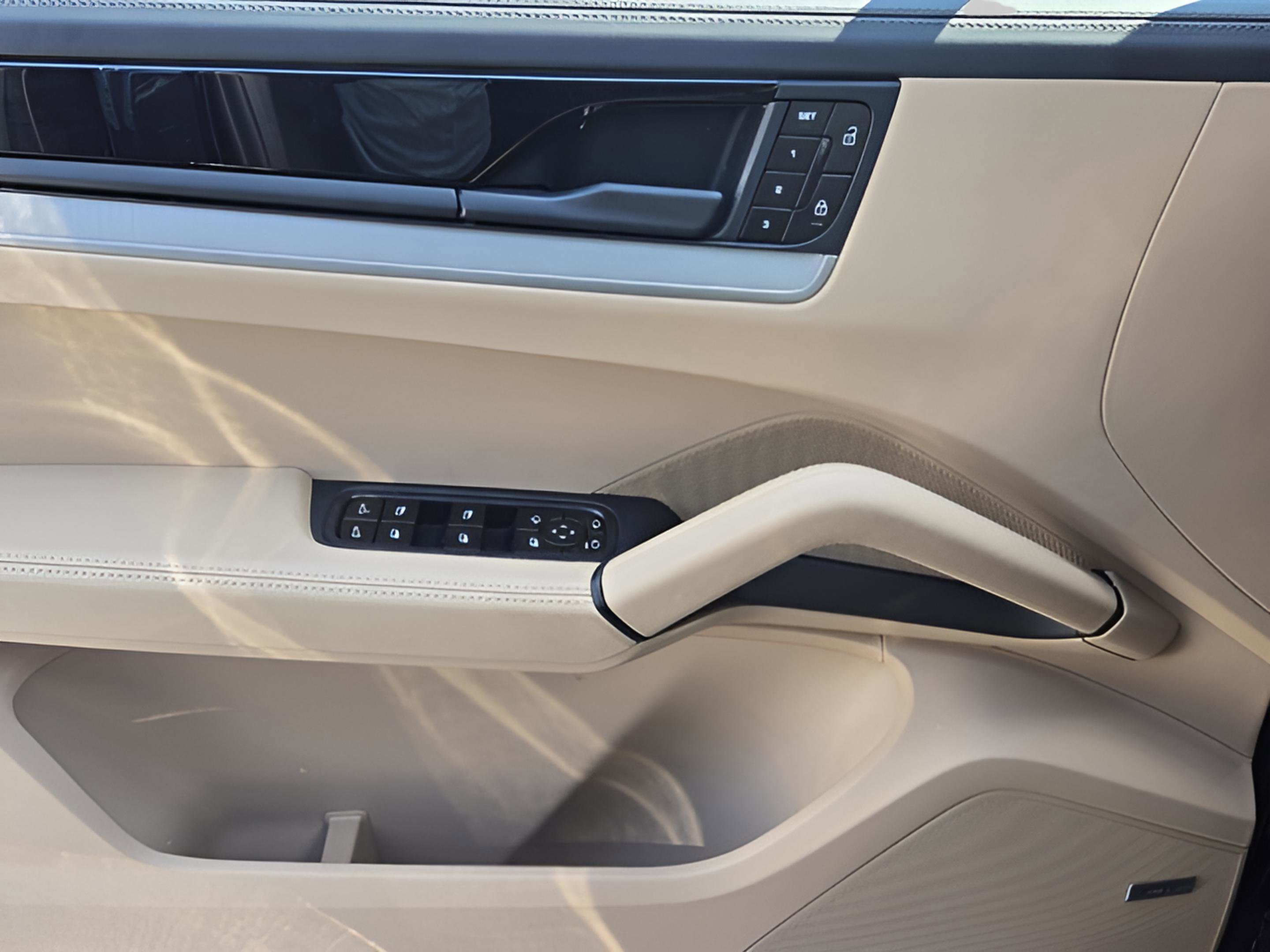 2025 Porsche Cayenne Coupe