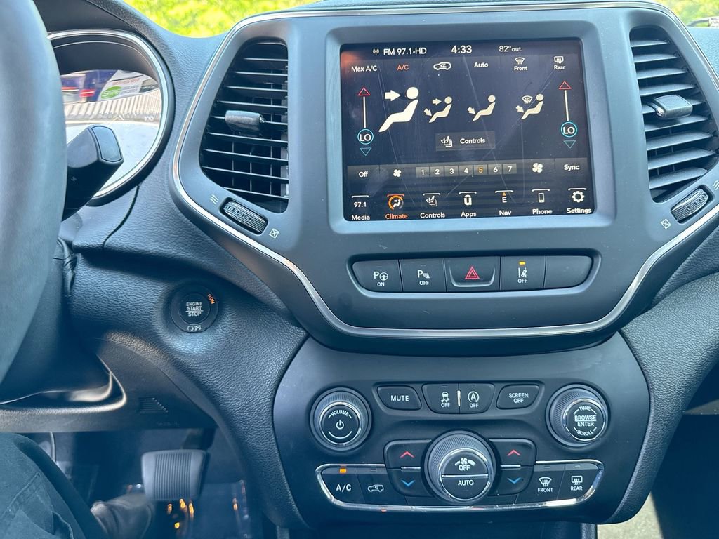 2023 Jeep Cherokee Altitude Lux