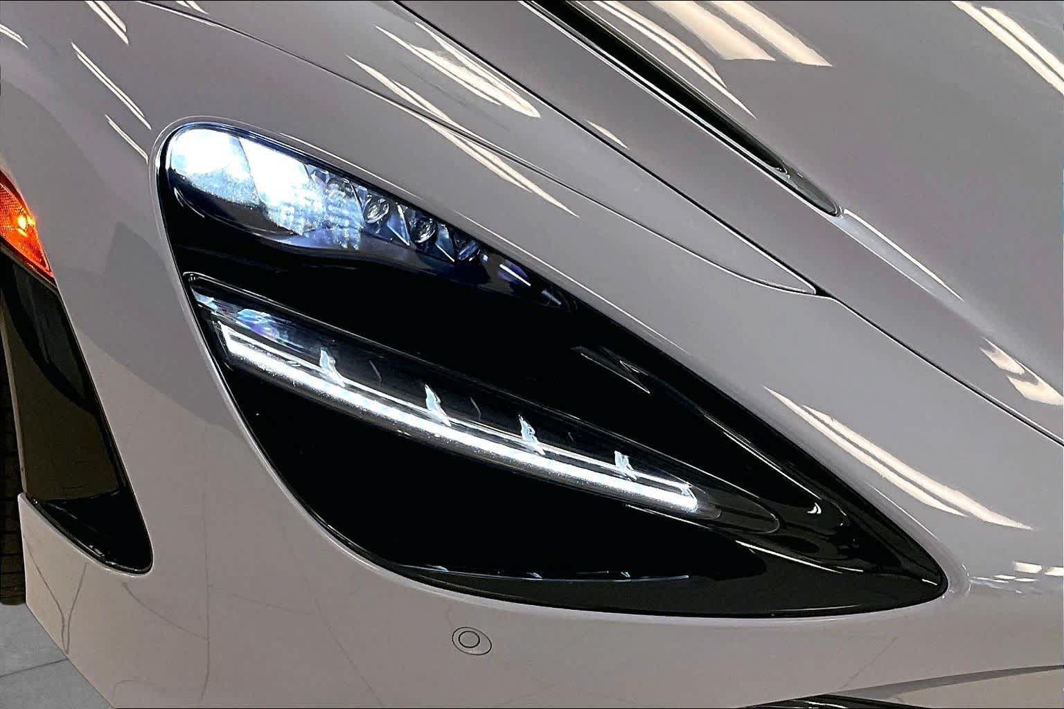 Used 2021 McLaren 720S Performance photo 23