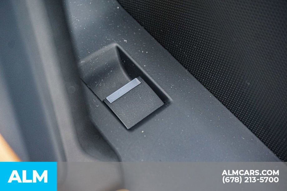 2023 Land Rover Defender 130 SE