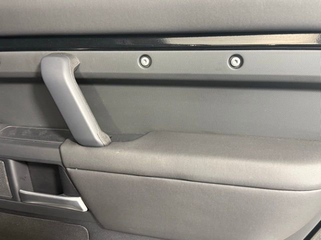 2025 Land Rover Defender 110 S