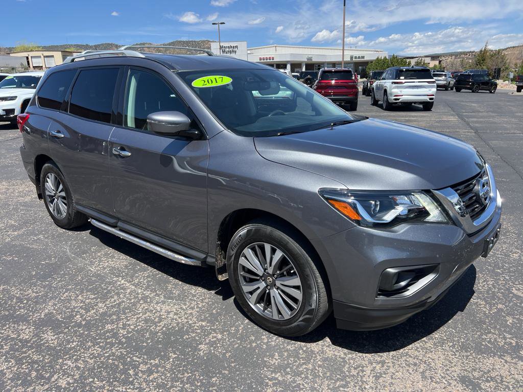 2017 Nissan Pathfinder SV