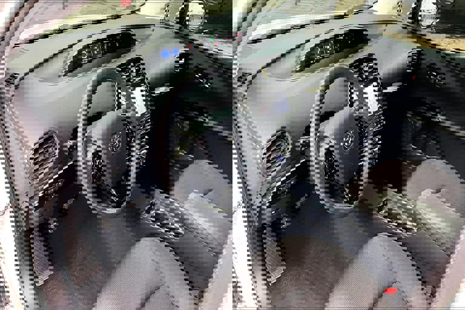 2021 Toyota Prius L Eco