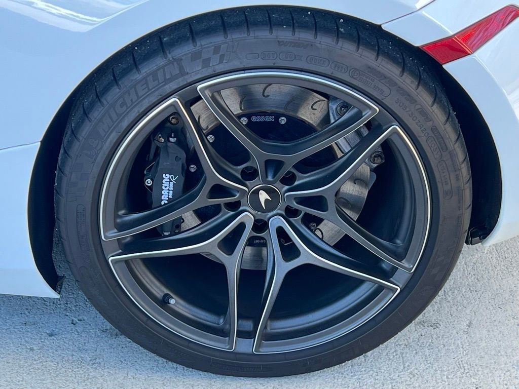 Used 2018 McLaren 720S photo 34