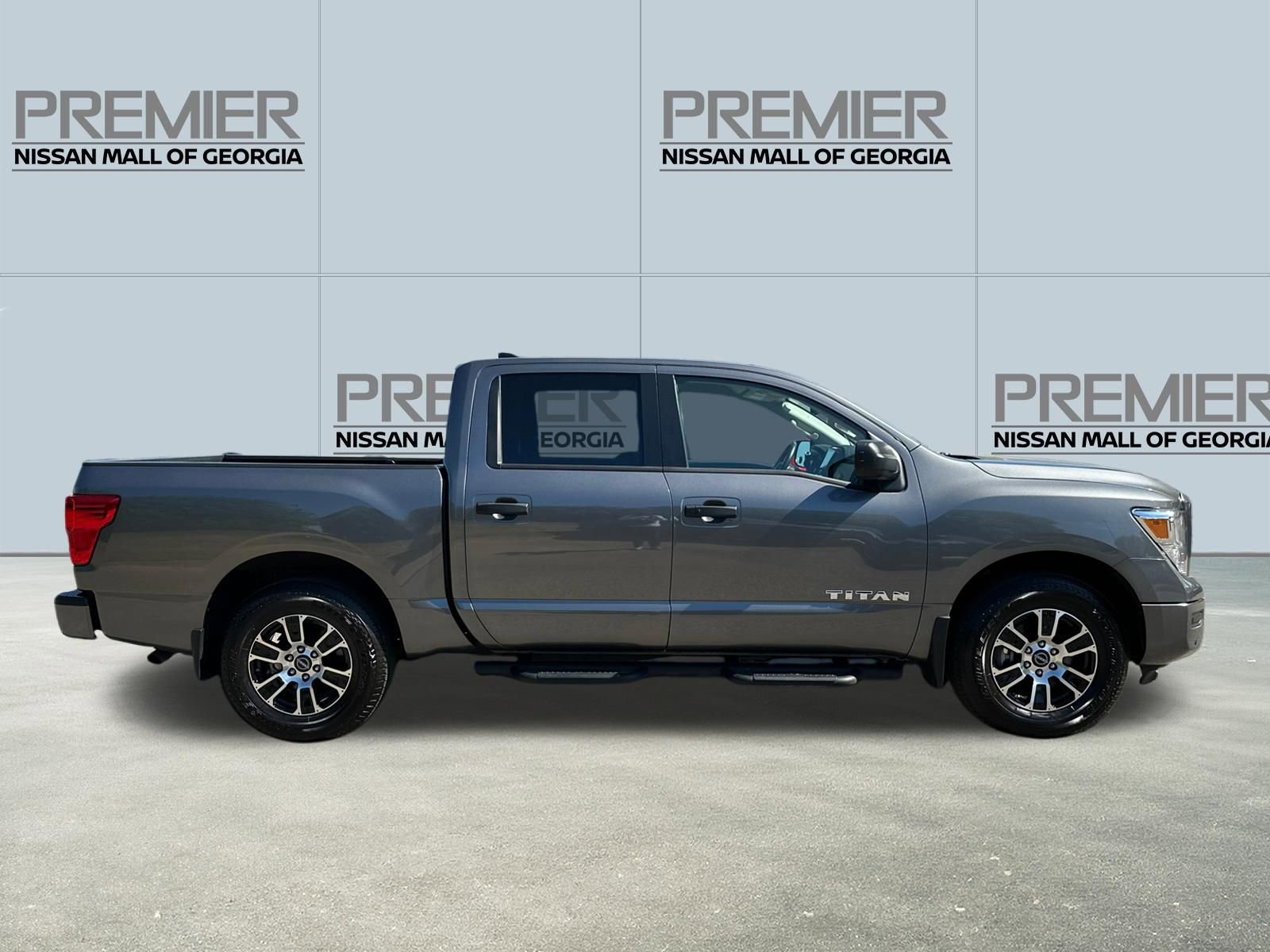 2024 Nissan Titan SV