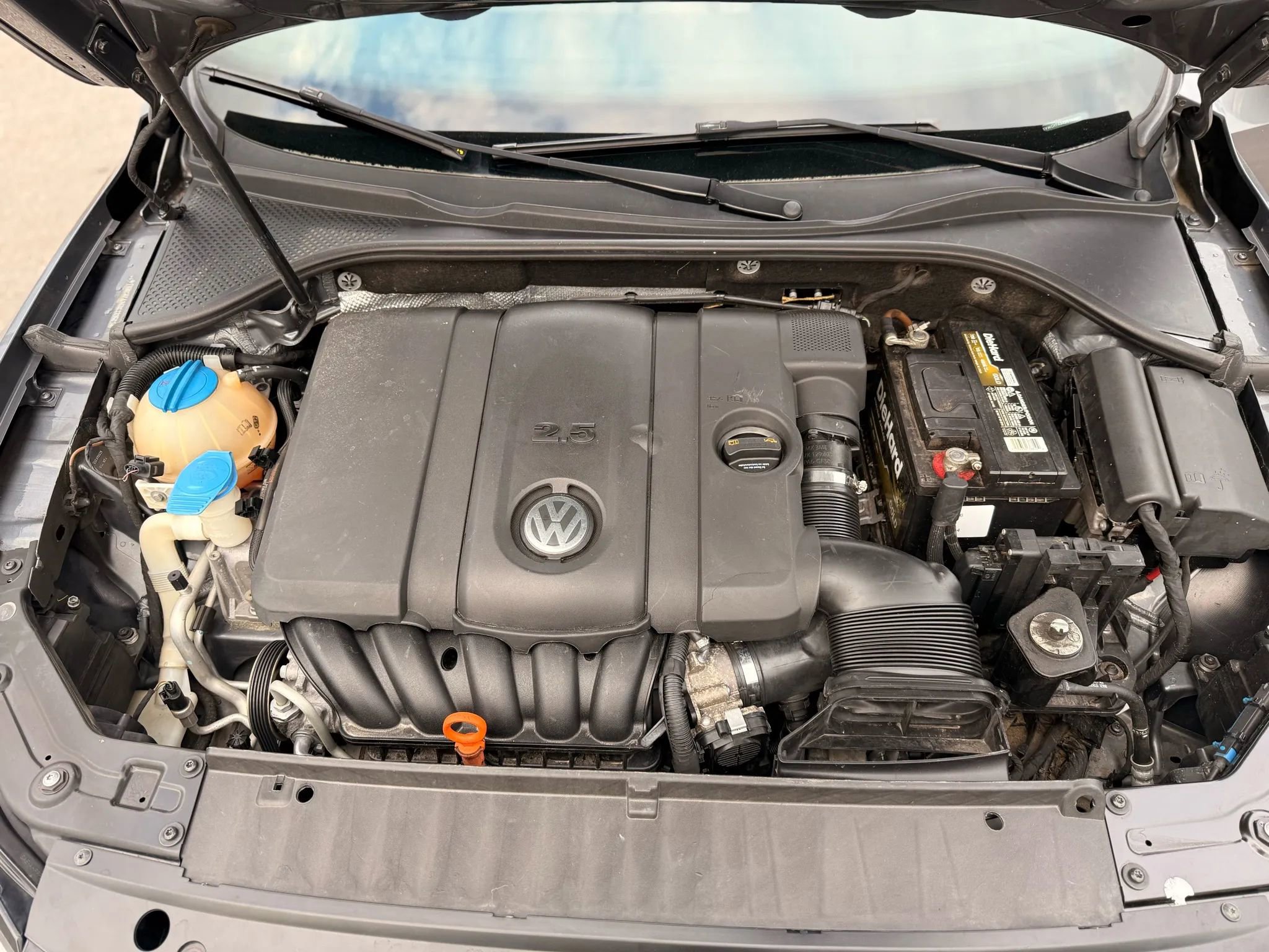 2013 Volkswagen Passat 2.5 SEL Premium