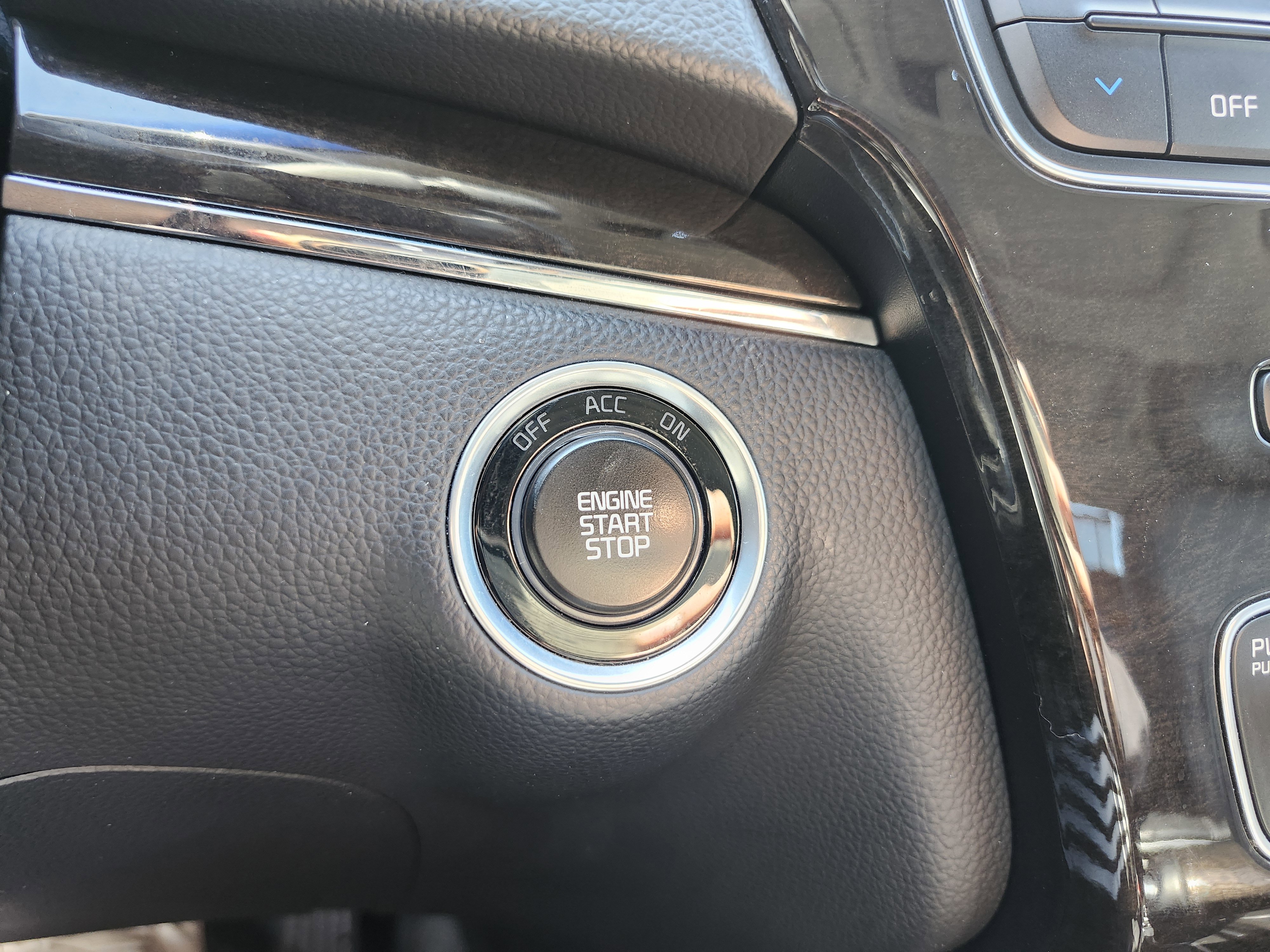 2015 Kia Cadenza Limited