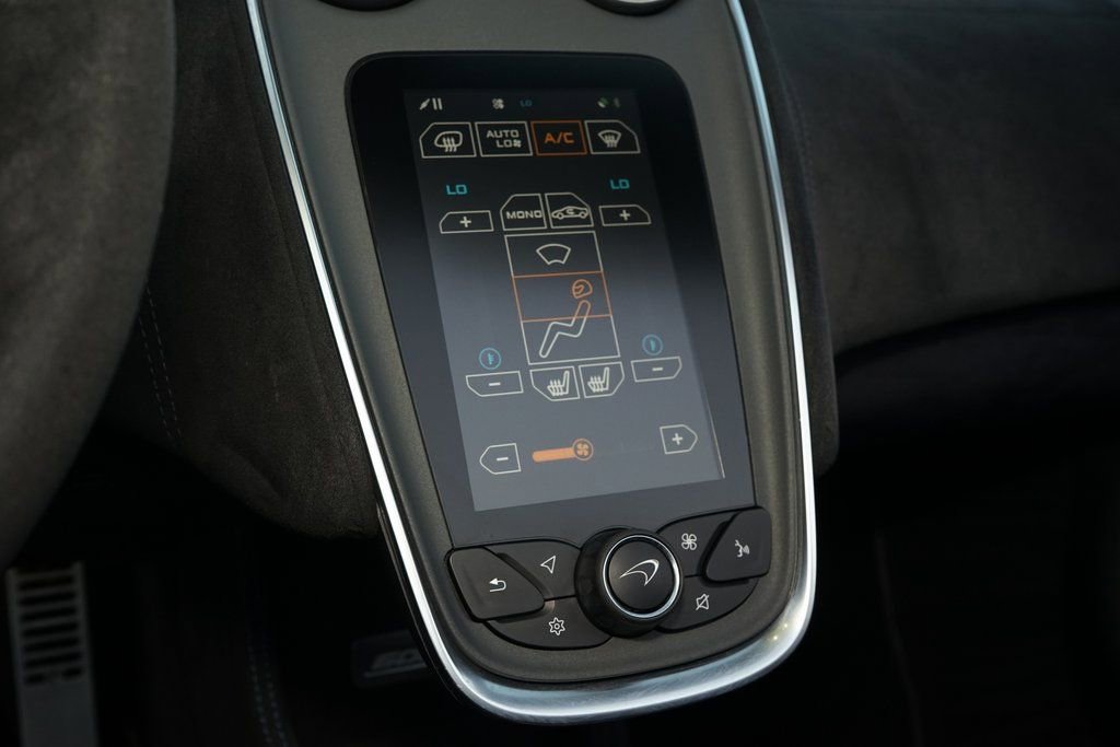 Used 2020 McLaren 600LT Spider photo 20