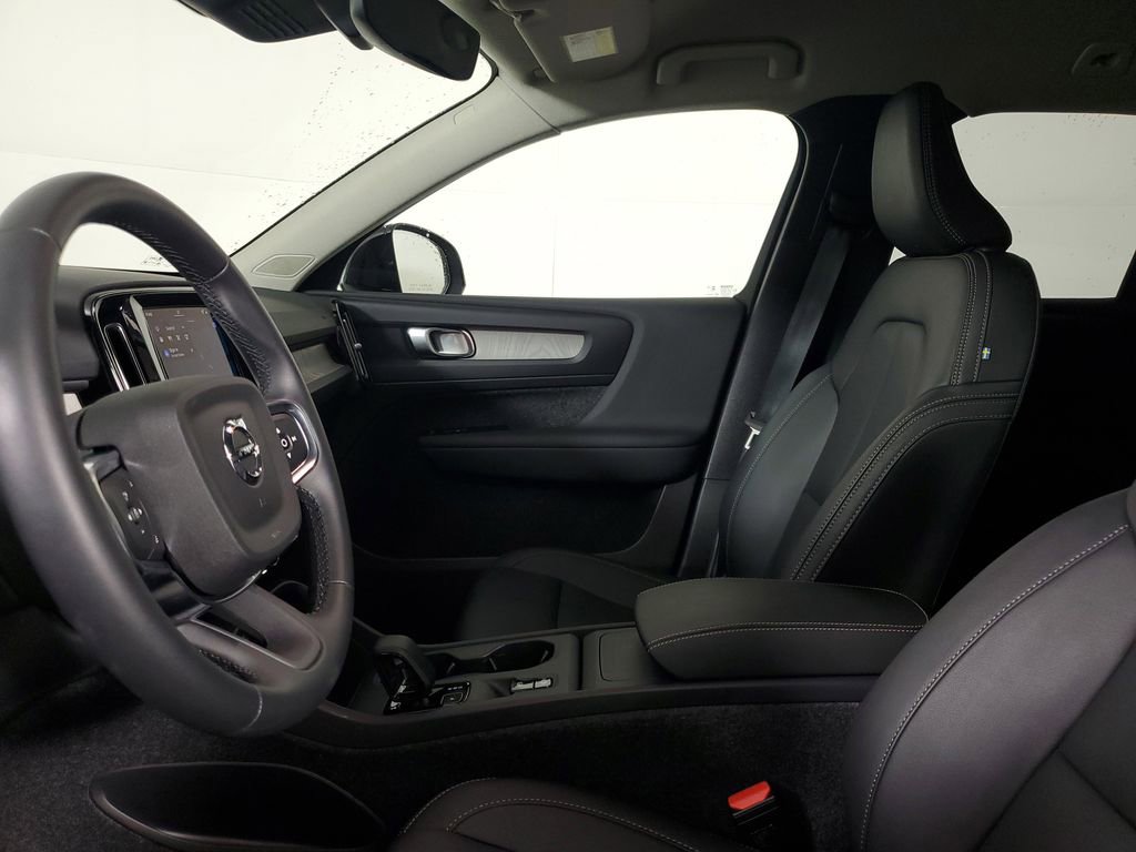 2026 Volvo Xc40 B5 Core