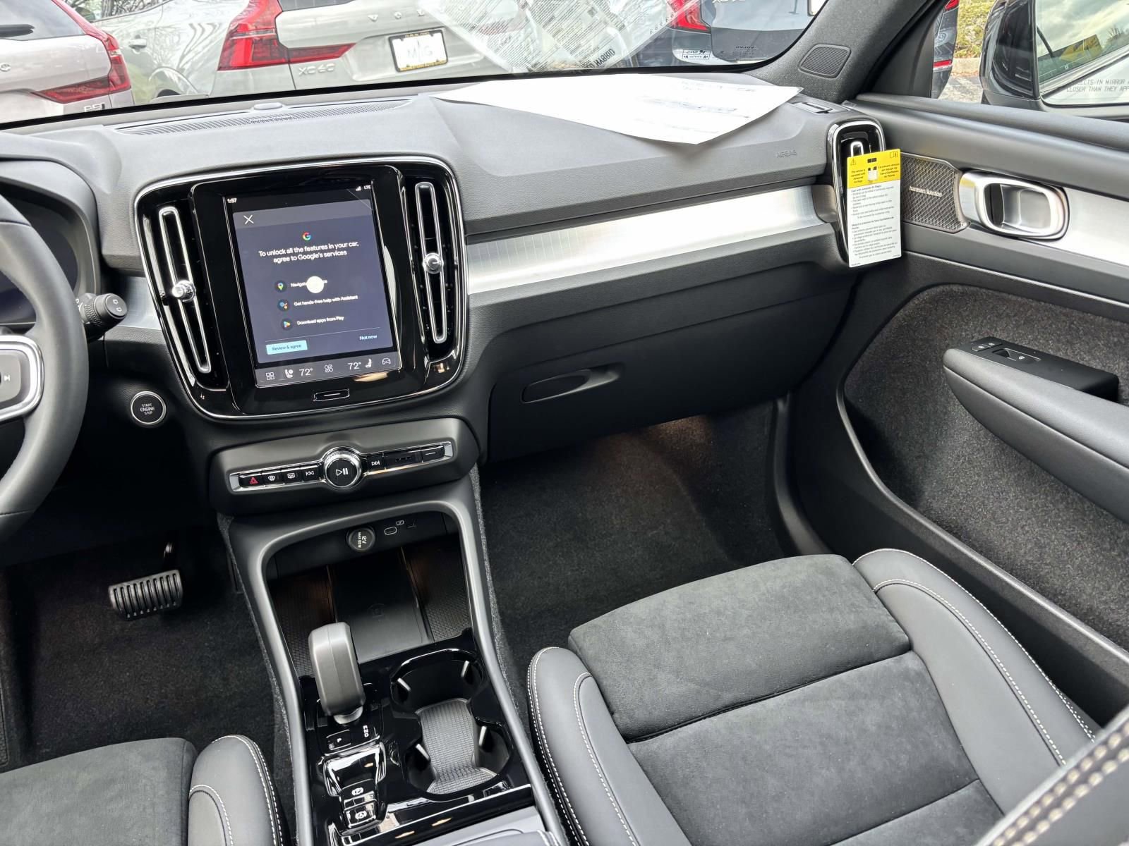 2026 Volvo Xc40 B5 Ultra