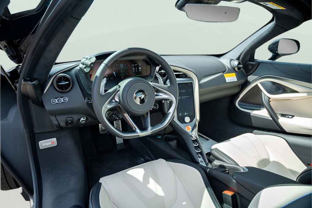 New 2026 McLaren 750S photo 39