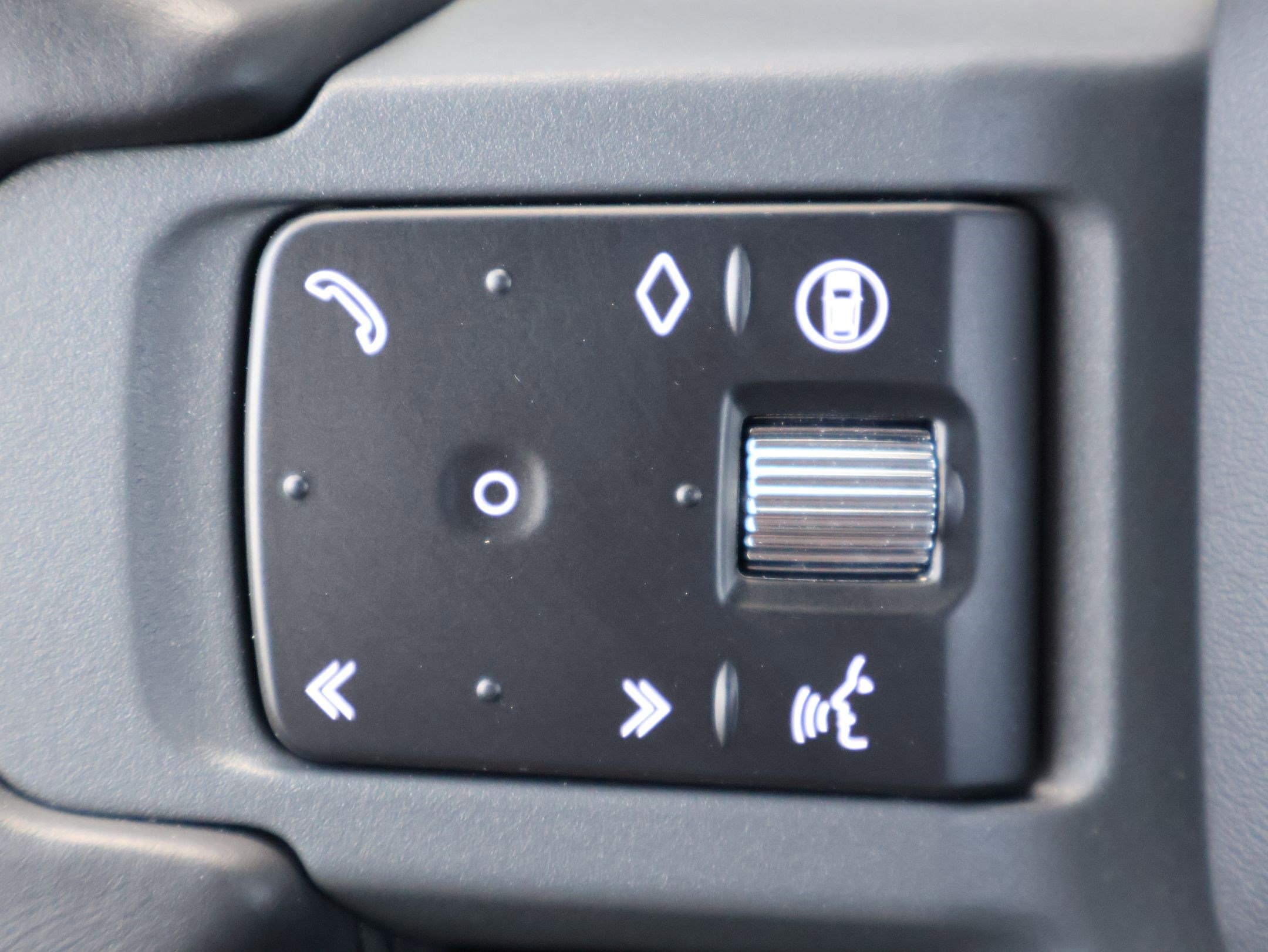 2025 Land Rover Defender 110 S