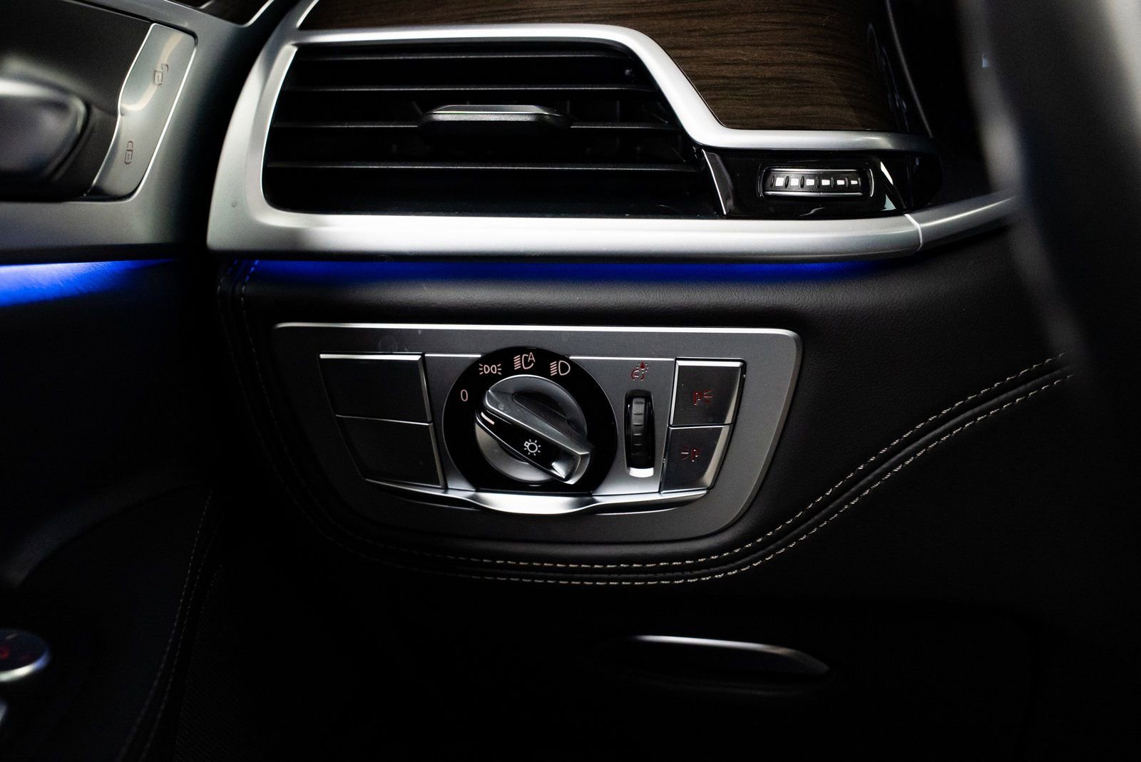 2022 BMW M760i xDrive