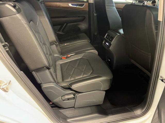 2025 Volkswagen Atlas SE