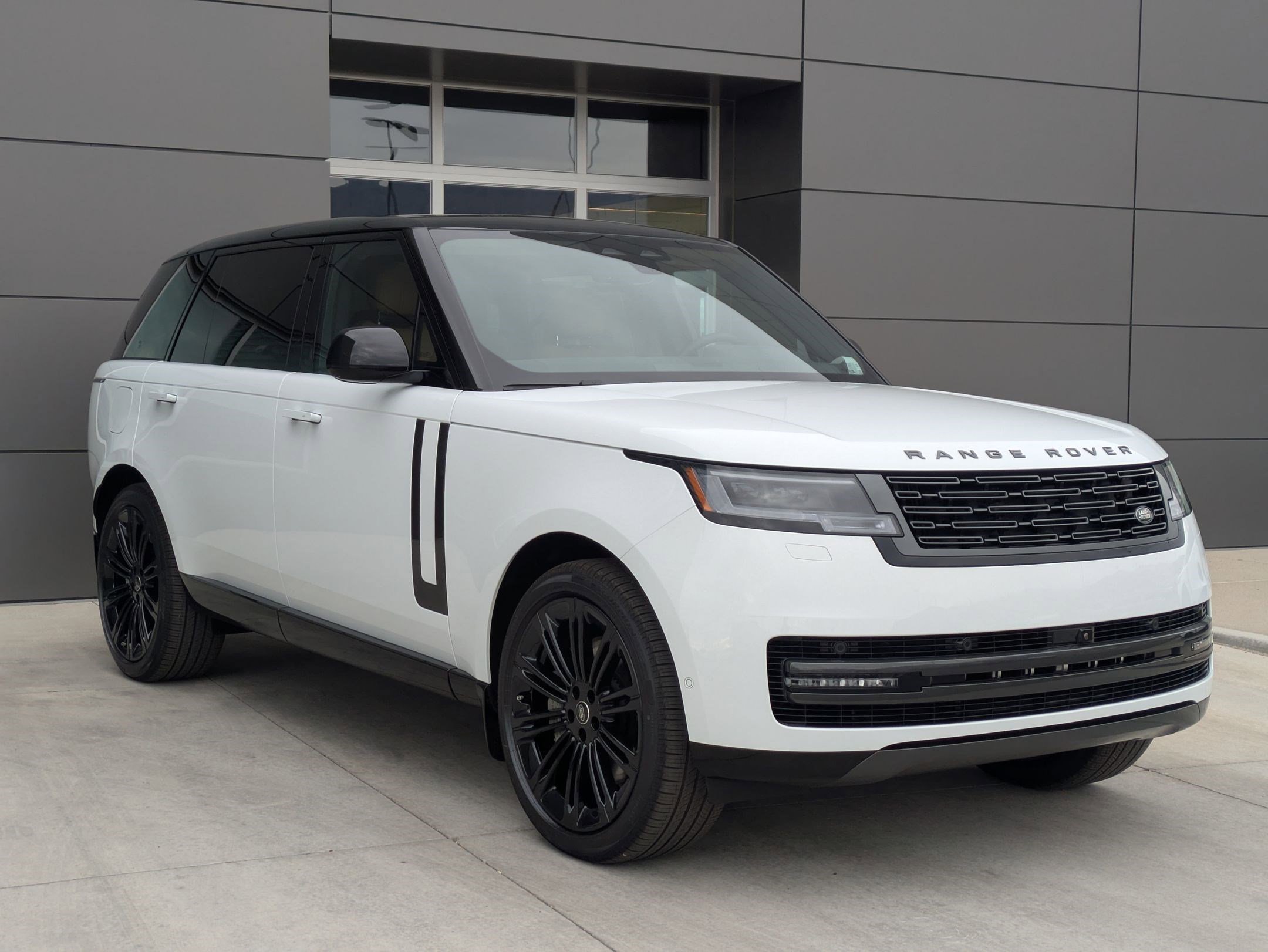 2025 Land Rover Range Rover Long Wheelbase SE