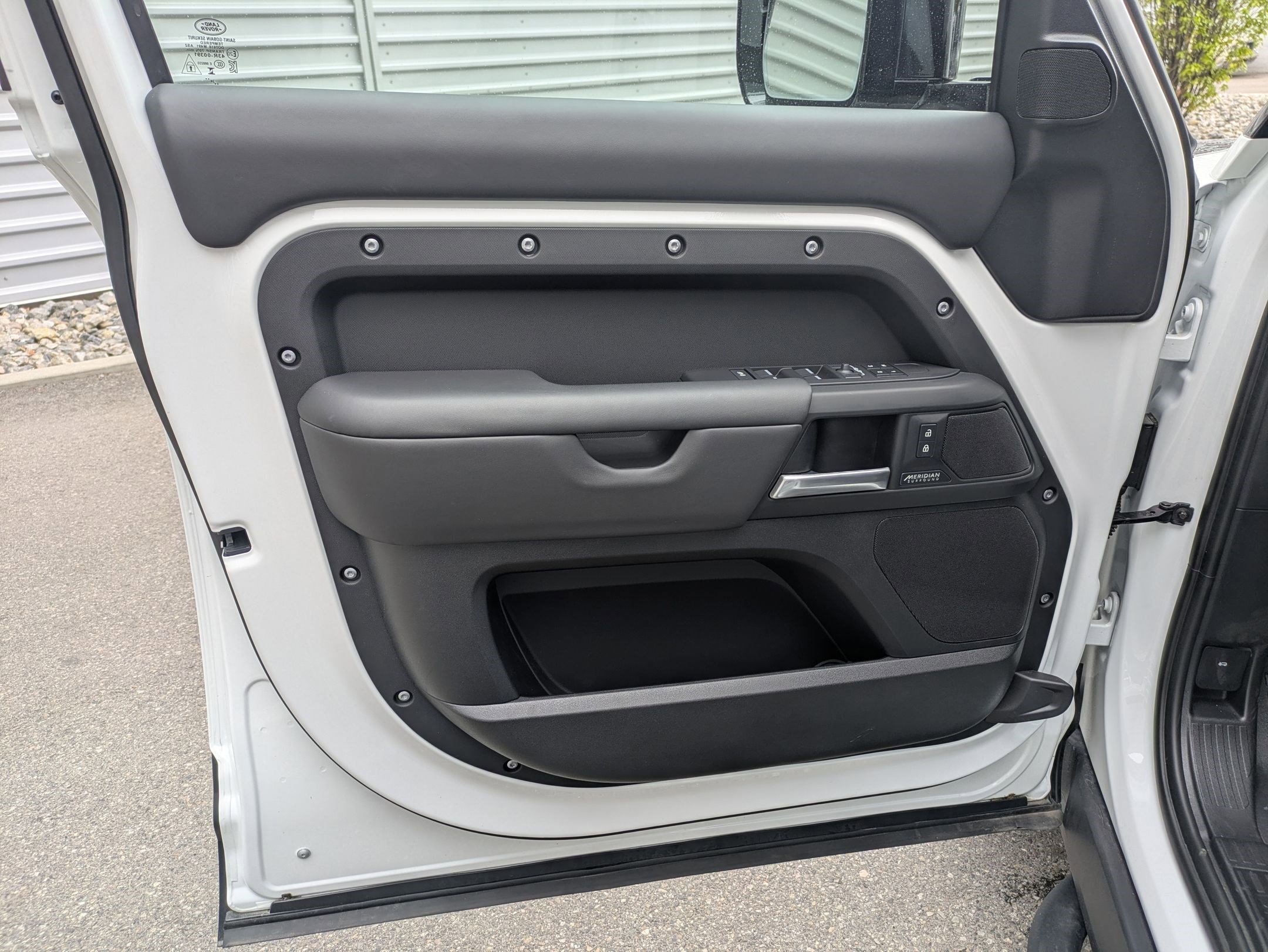 2025 Land Rover Defender 130 X-Dynamic SE