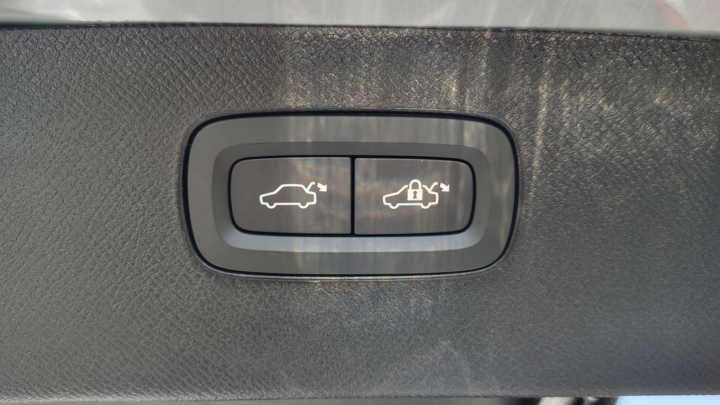 2026 Volvo Xc90 B6 Plus