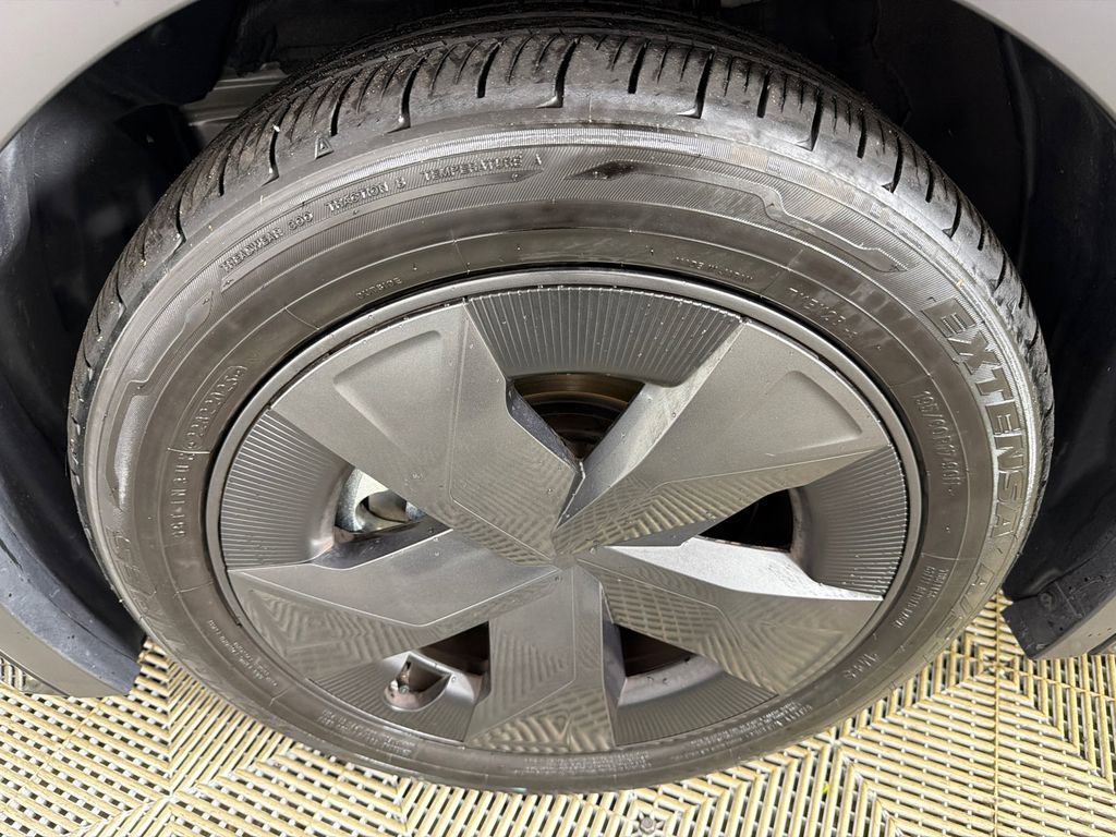 2025 Toyota Prius Plug-In Hybrid