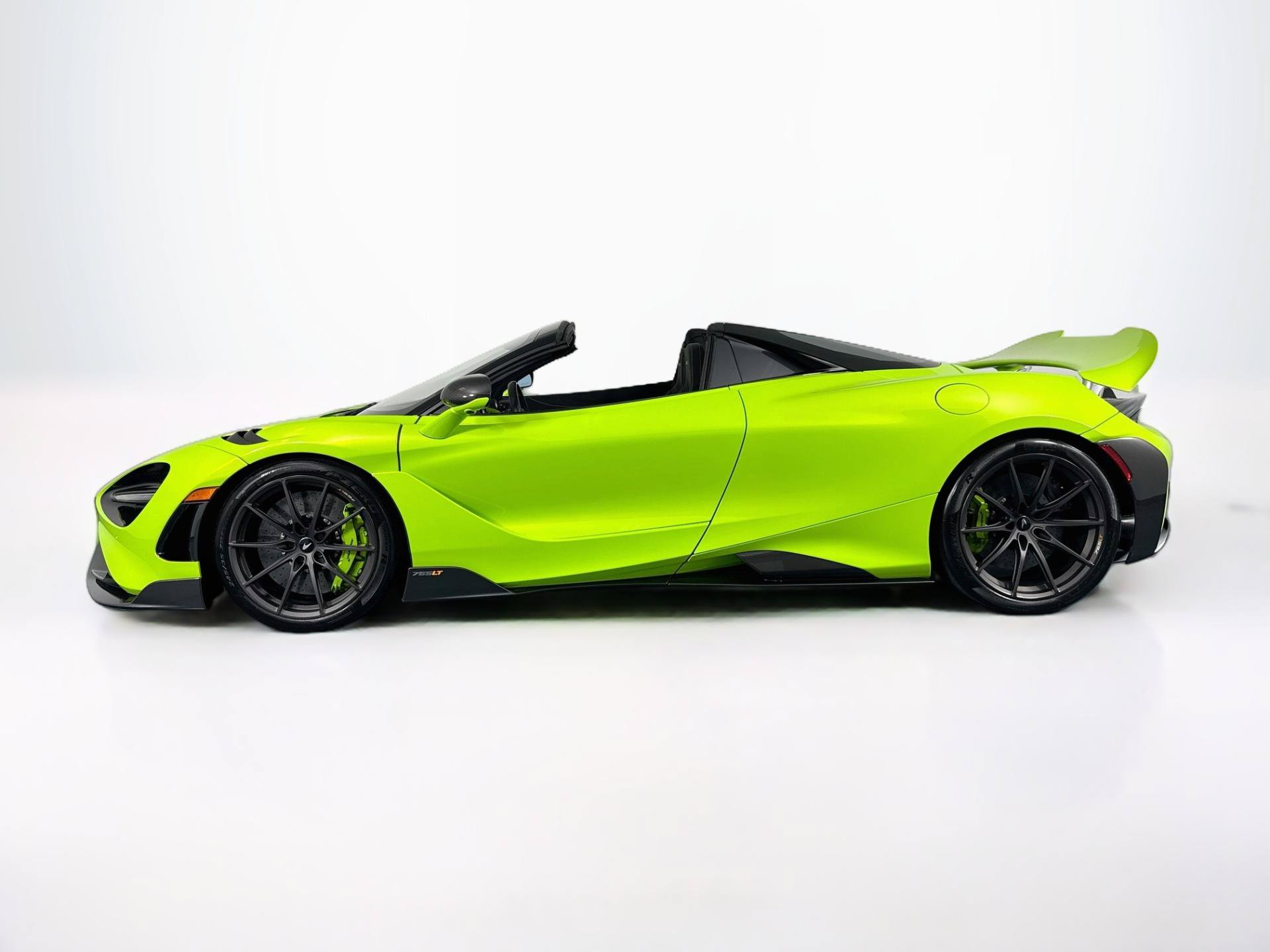 Used 2022 McLaren 765LT photo 8