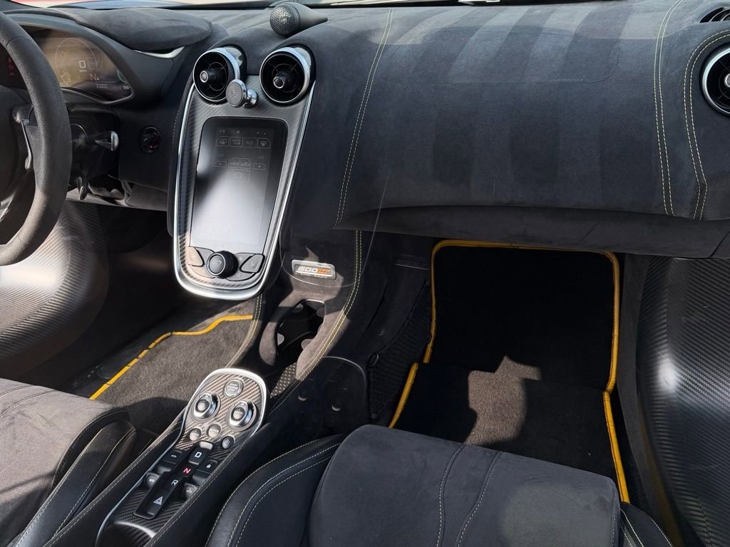 Used 2020 McLaren 600LT Spider photo 28